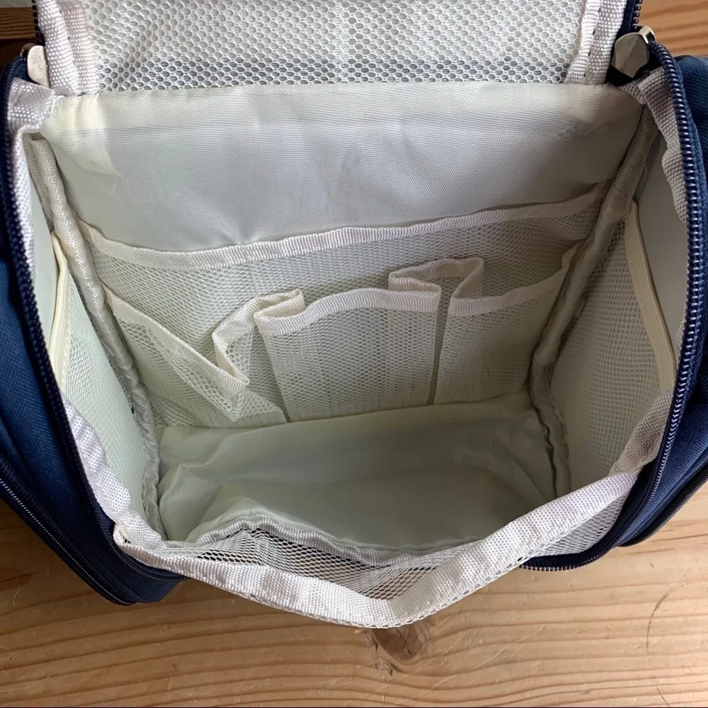Hanging travel gym bag
